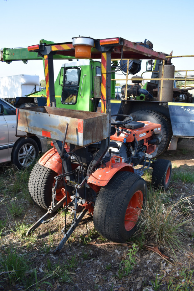 1996 KUBOTA B7100 2WD TRACTOR
