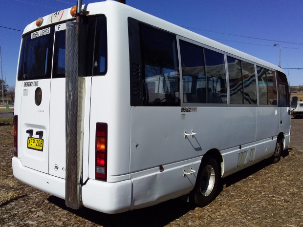 2001 NISSAN CIVILIAN BUS