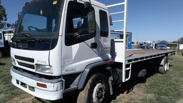 2004 ISUZU FVR FY 950 LONG 7 SP MANUAL + O/DRIVE C/CHAS