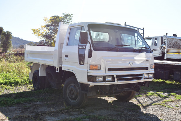 2001 DAIHATSU DELTA LT MANUAL TIPPER