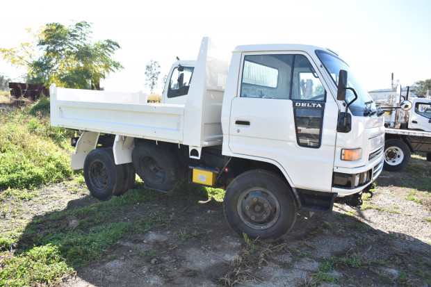2001 DAIHATSU DELTA LT MANUAL TIPPER