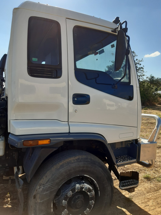 2003 ISUZU FVR FY 950 MEDIUM 7 SP MANUAL + O/DRIVE C/CHAS