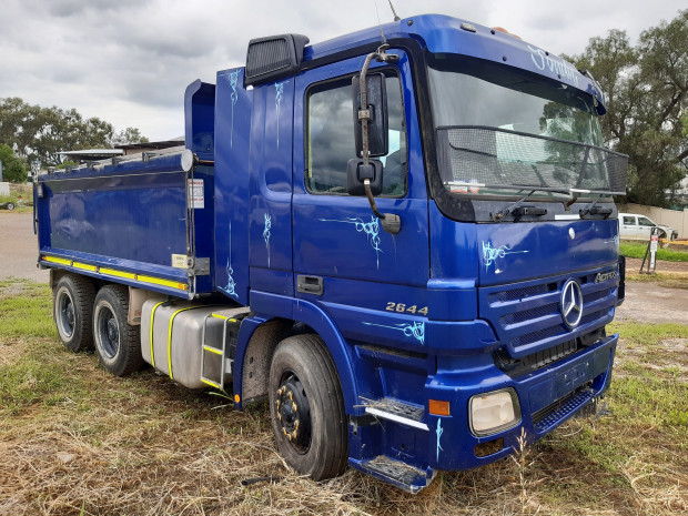 2004 MERCEDES-BENZ ACTROS 2644 AUTOMATIC TIPPER