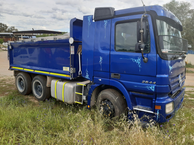2004 MERCEDES-BENZ ACTROS 2644 AUTOMATIC TIPPER