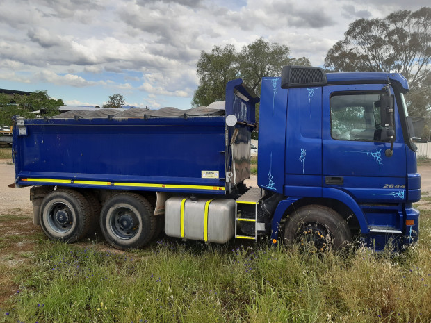 2004 MERCEDES-BENZ ACTROS 2644 AUTOMATIC TIPPER