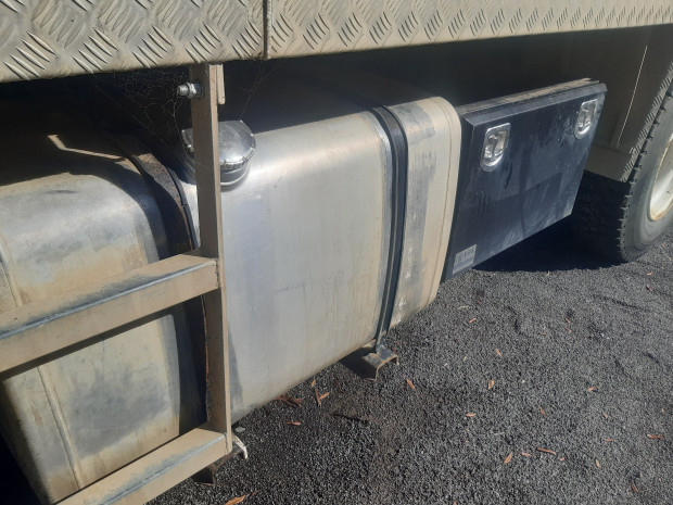 2004 ISUZU FVY F3 1400 LONG 10 SP MANUAL C/CHAS