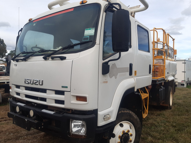 2011 ISUZU FTS FH 800 (4x4) 6 SP MANUAL C/CHAS