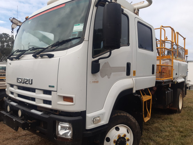 2011 ISUZU FTS FH 800 (4x4) 6 SP MANUAL C/CHAS