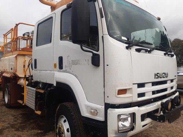 2011 ISUZU FTS FH 800 (4x4) 6 SP MANUAL C/CHAS