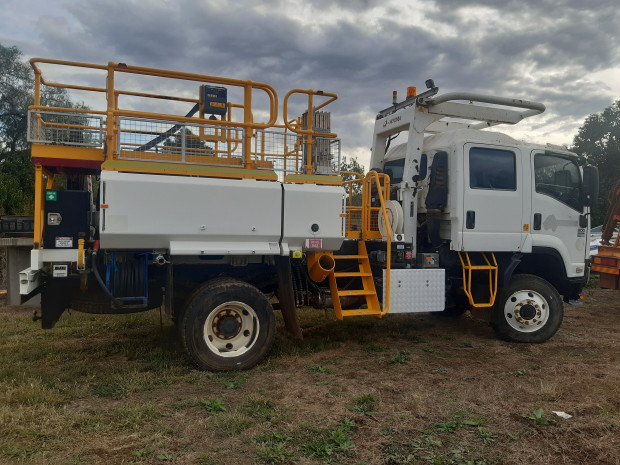 2011 ISUZU FTS FH 800 (4x4) 6 SP MANUAL C/CHAS