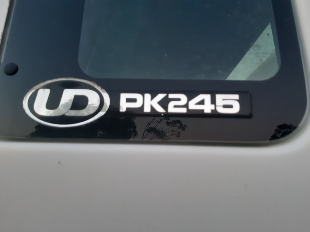 2005 UD PK 2 PKC215H 45 6 SP MANUAL C/CHAS