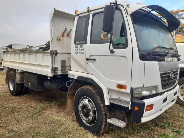 2005 UD PK 2 PKC215H 45 6 SP MANUAL C/CHAS