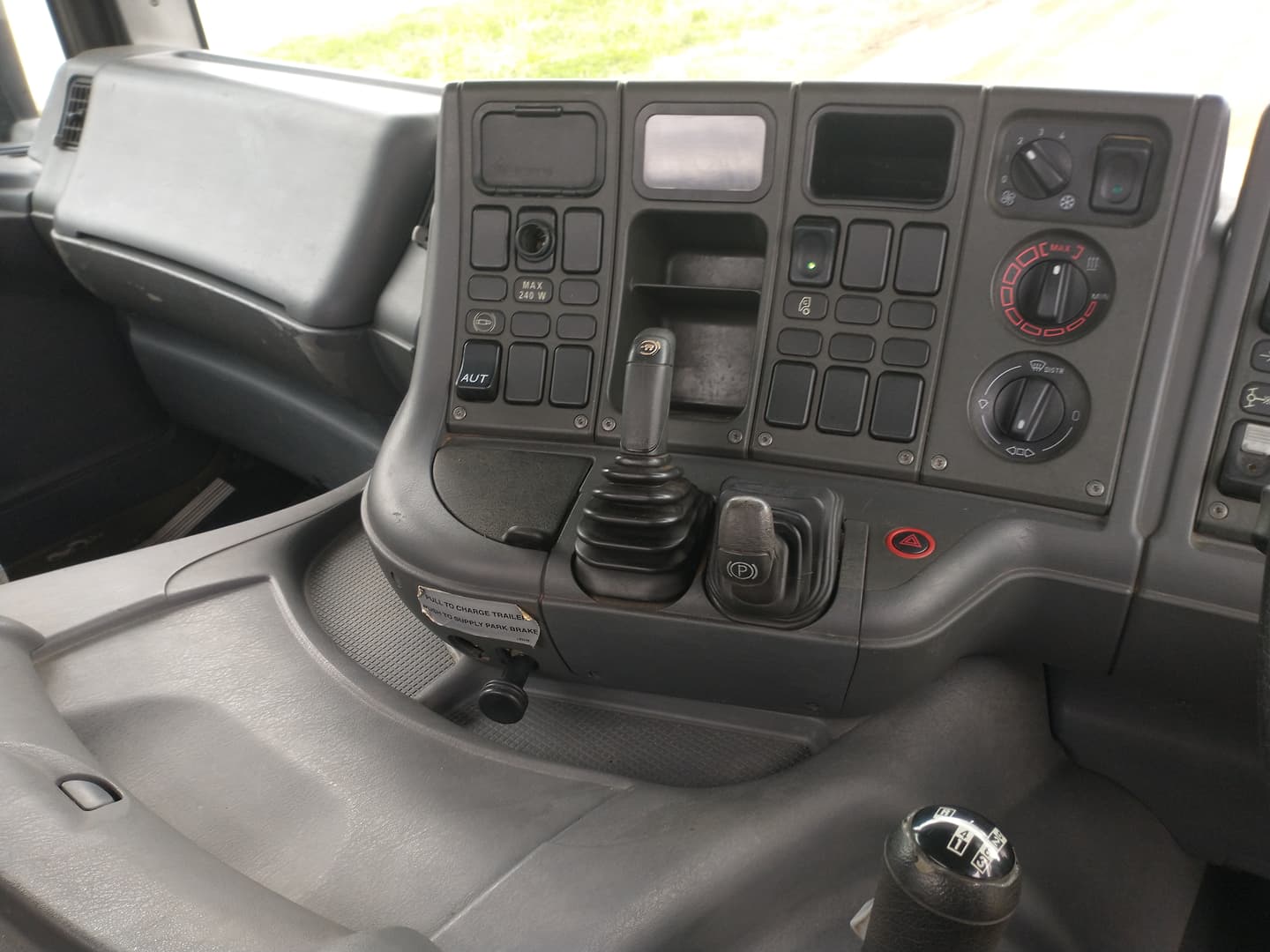 2002 SCANIA 114C 4X4 TRAY