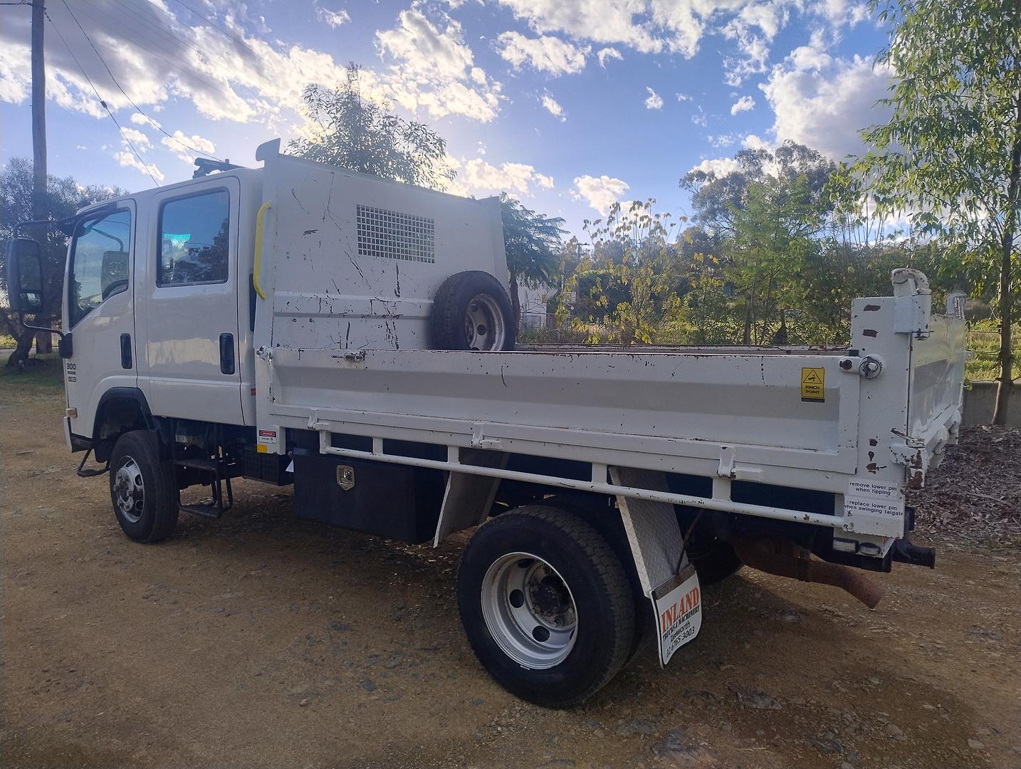 2011 ISUZU N SERIES NPS 250/300 DUAL CAB C/CHAS