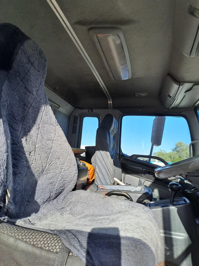 2010 HINO FM 6X4 REAR LOAD GARBAGE COMPACTOR