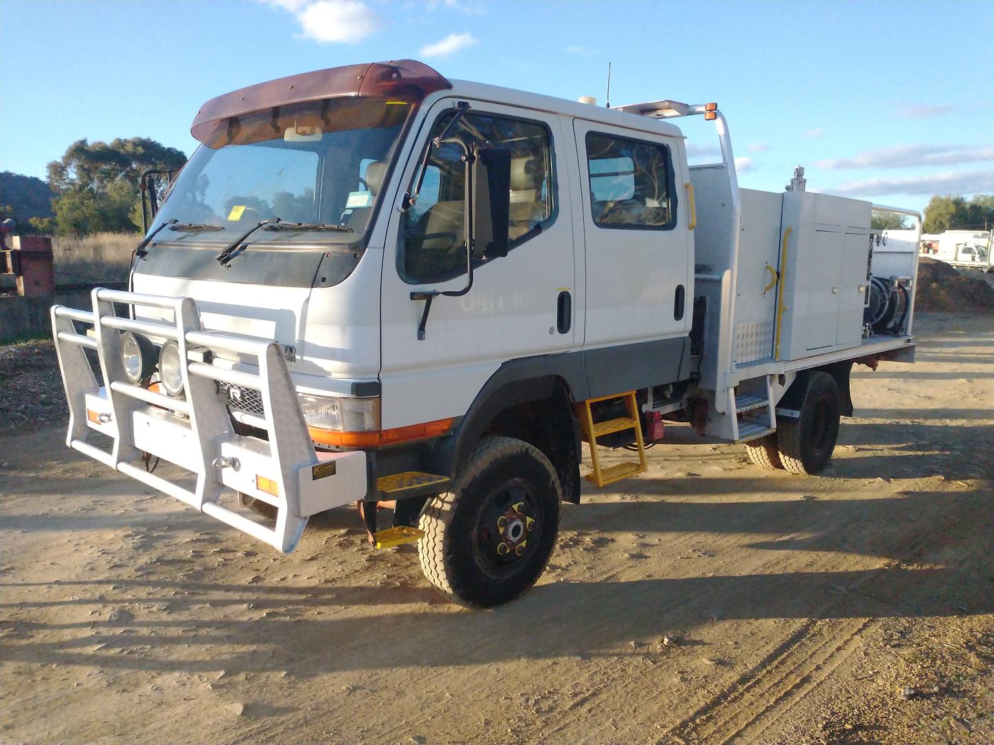 2006 MITSUBISHI CANTER 500/600 DUAL CAB FIRE TRUCK