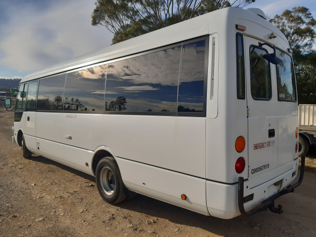2012 MITSUBISHI ROSA DELUXE BUS