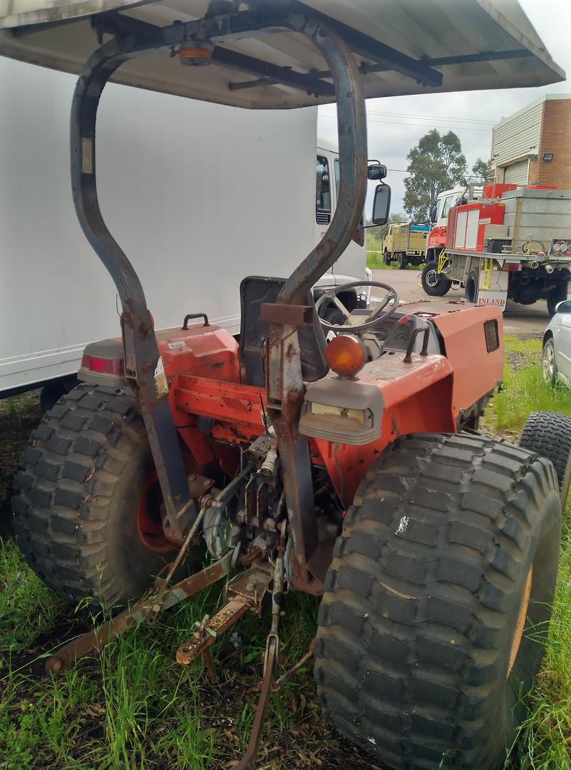 1996 KUBOTA B2400 FWA/4WD TRACTOR 