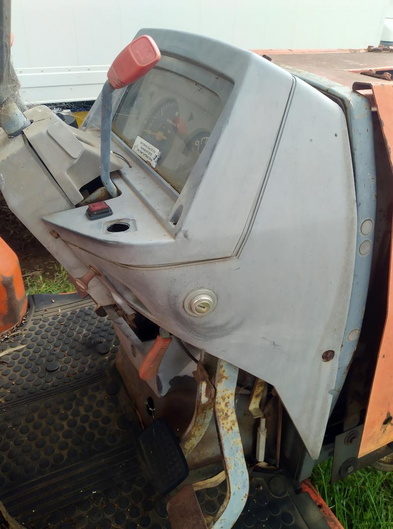 1996 KUBOTA B2400 FWA/4WD TRACTOR