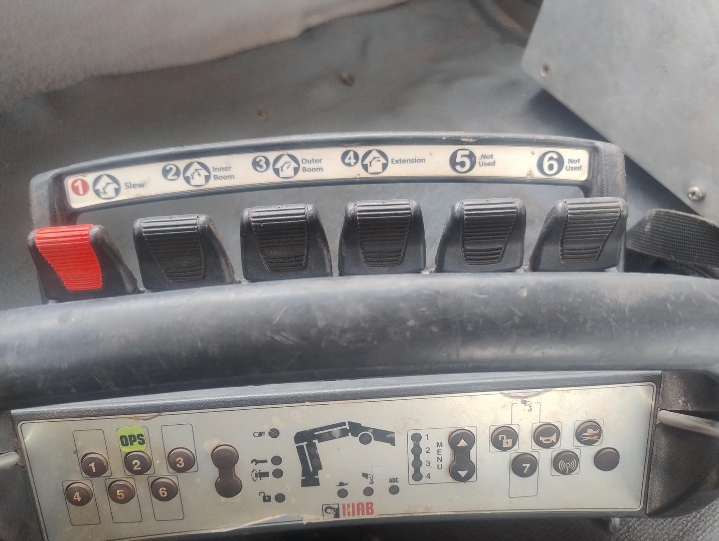 2010 MITSUBISHI FS 8X4 FS52JS CAB CHASSIS
