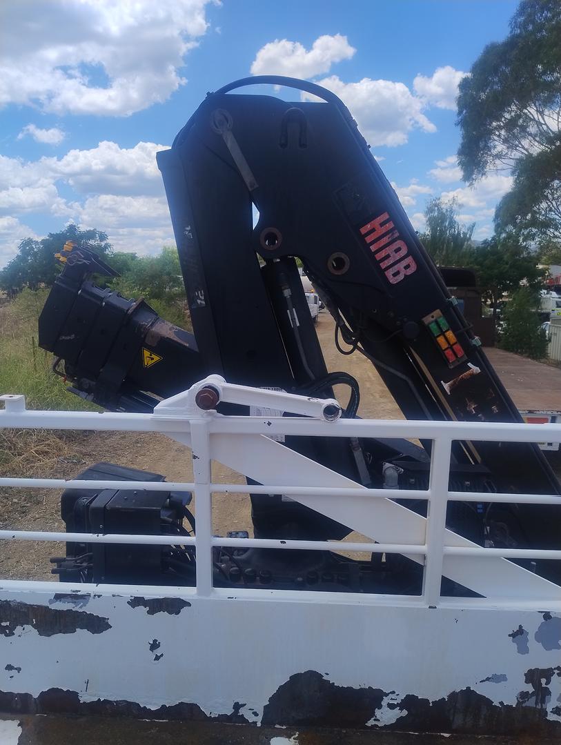 2010 MITSUBISHI FS 8X4 FS52JS CAB CHASSIS