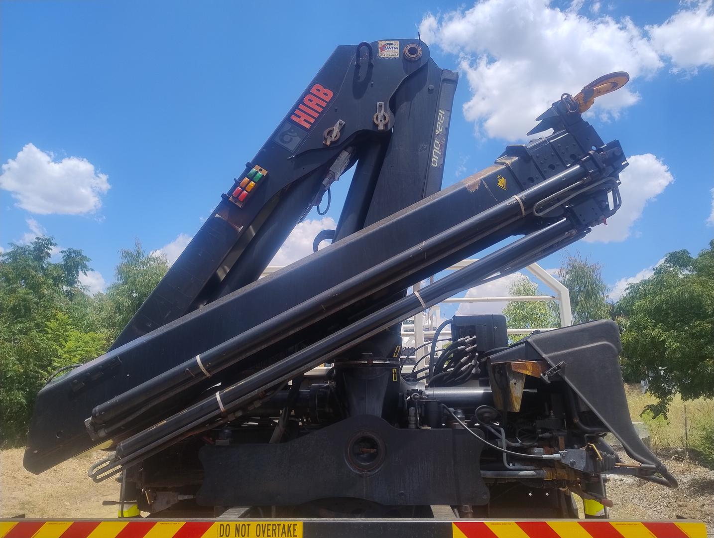 2010 MITSUBISHI FS 8X4 FS52JS CAB CHASSIS