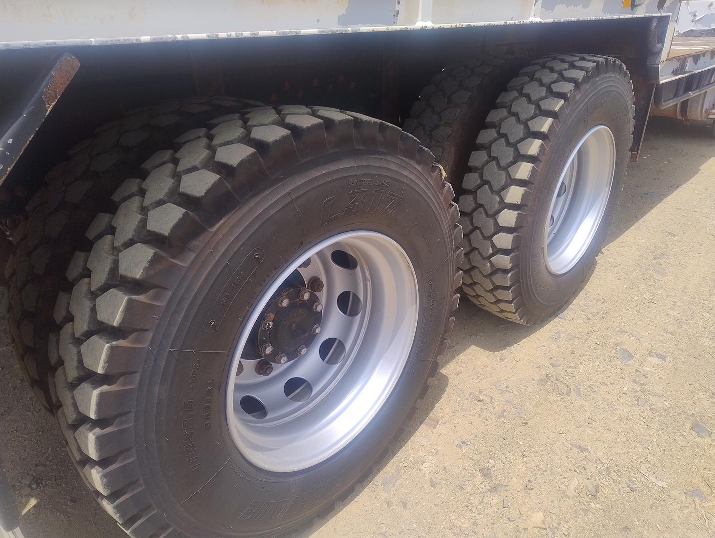 2010 MITSUBISHI FS 8X4 FS52JS CAB CHASSIS