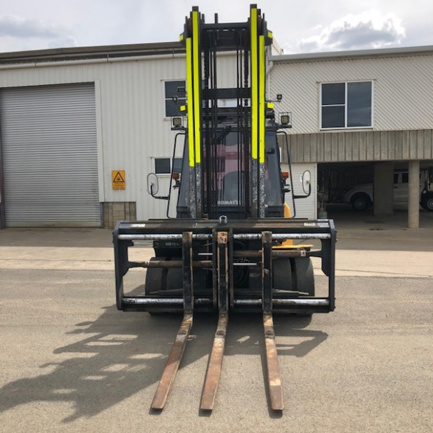 2012 KOMATSU FD80-10 STD FORKLIFT