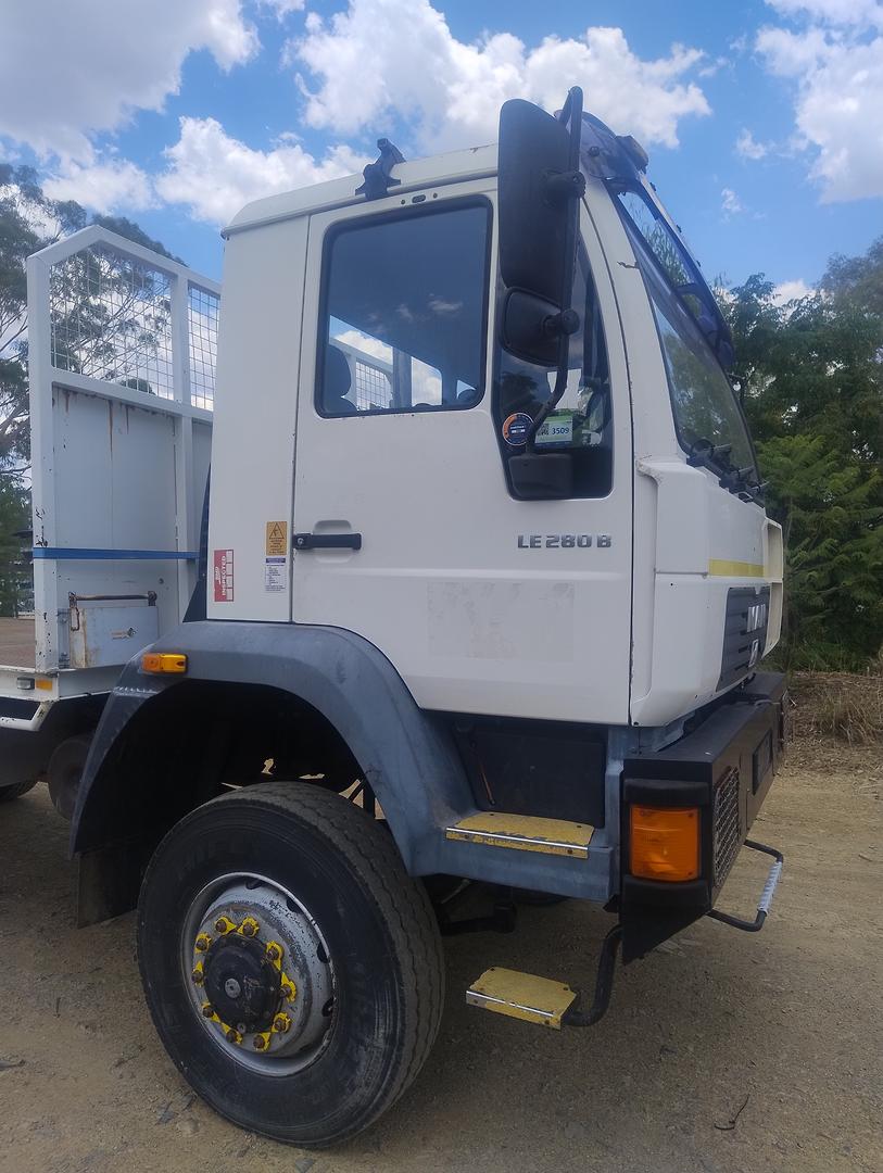 2002 MAN 18T GVM 18.284 LARC MANUAL TRUCK