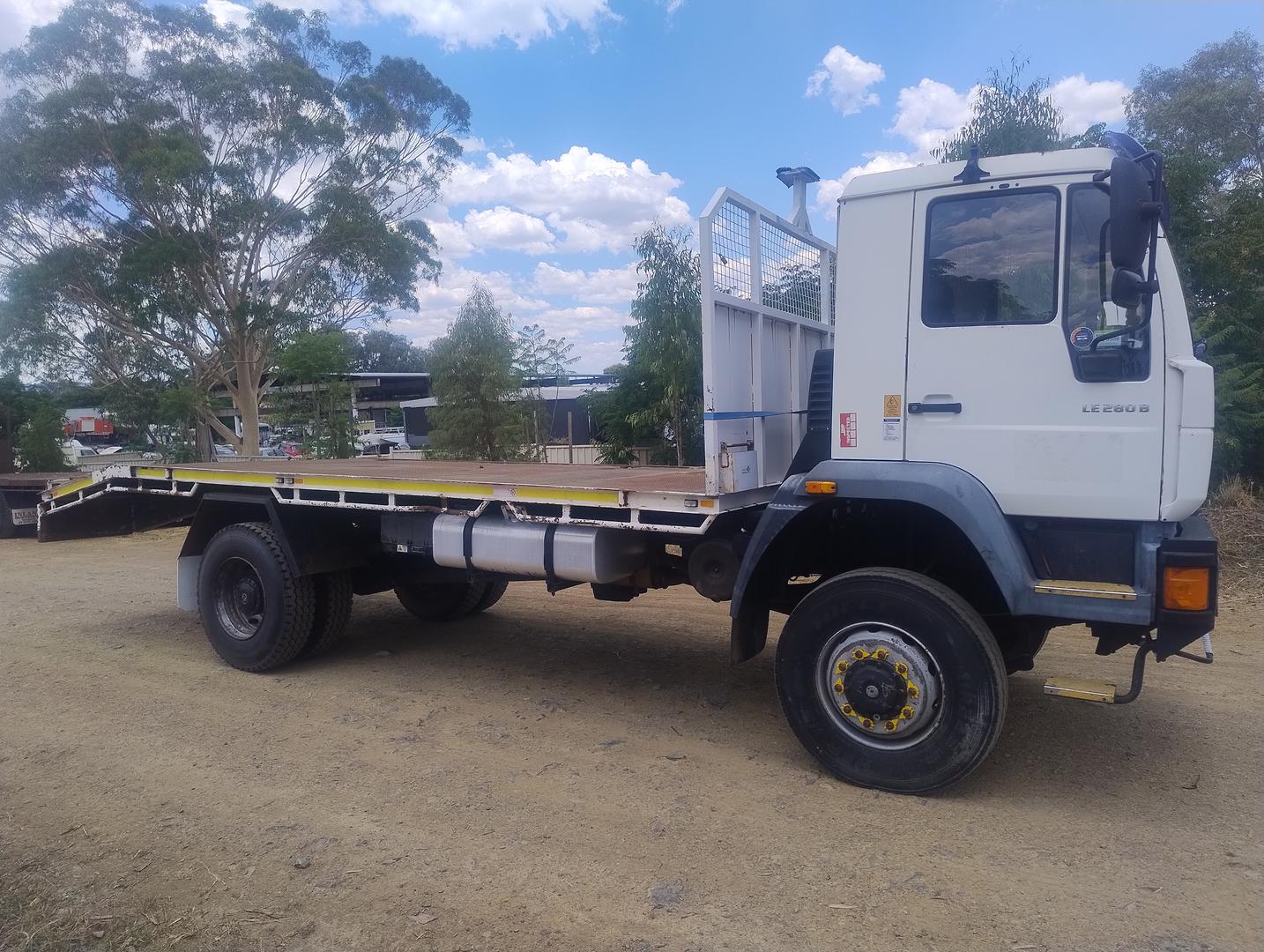 2002 MAN 18T GVM 18.284 LARC MANUAL TRUCK