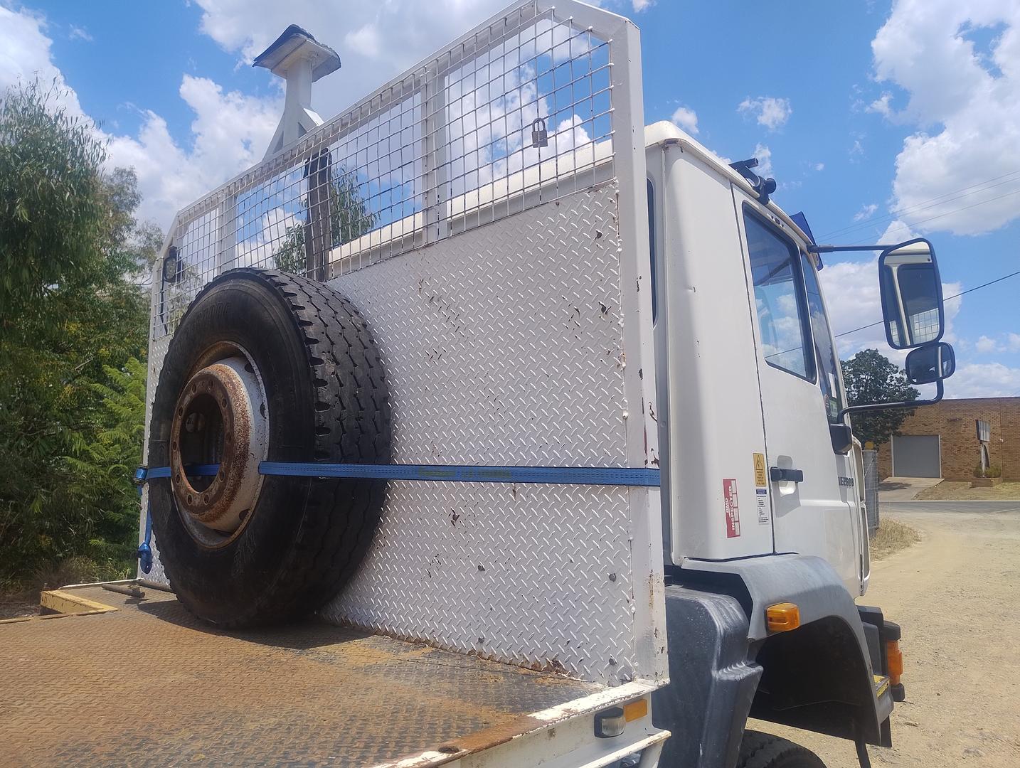 2002 MAN 18T GVM 18.284 LARC MANUAL TRUCK