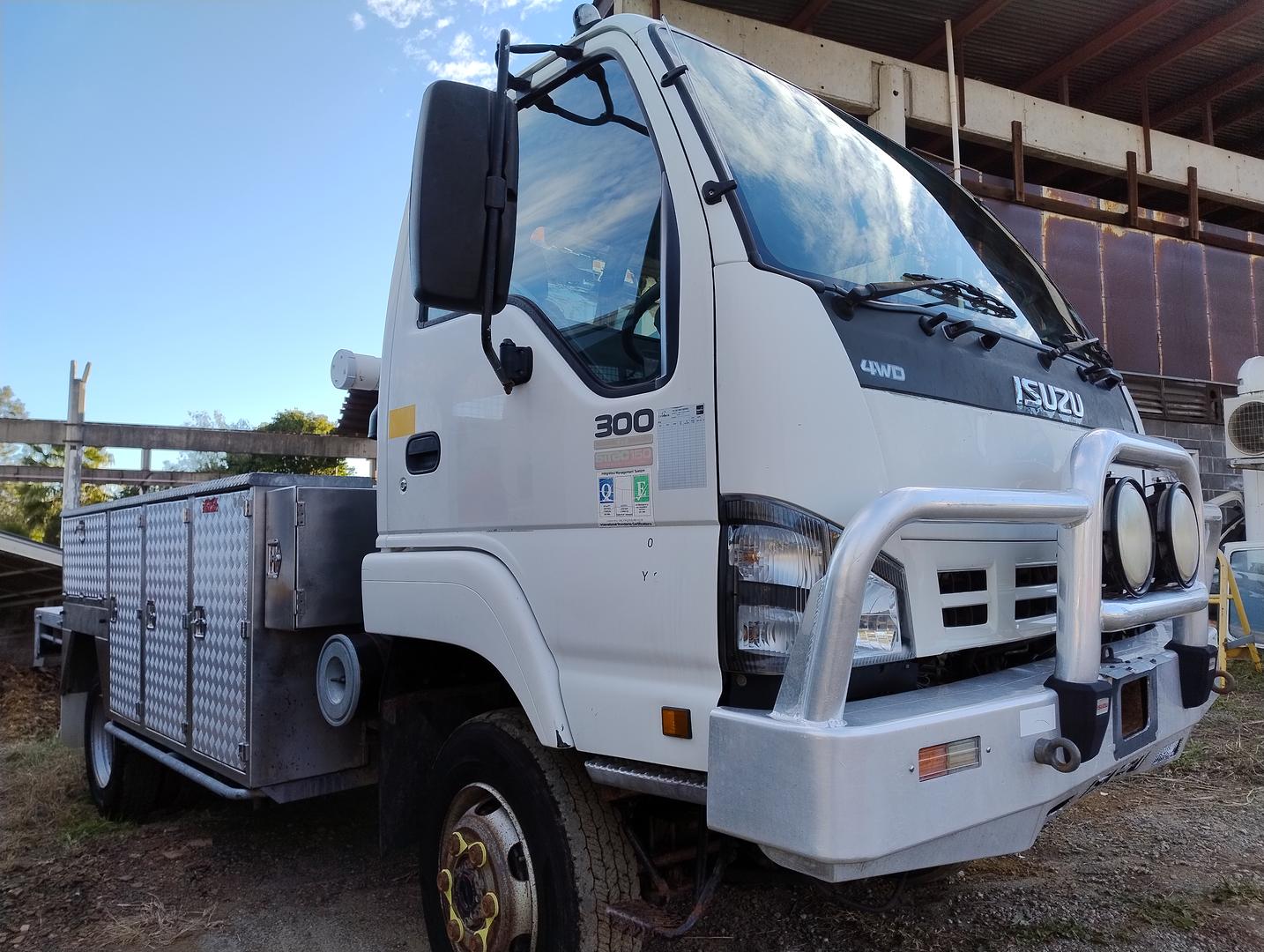 2006 ISUZU NPS N5 300 (4x4) 5 SP MANUAL C/CHAS