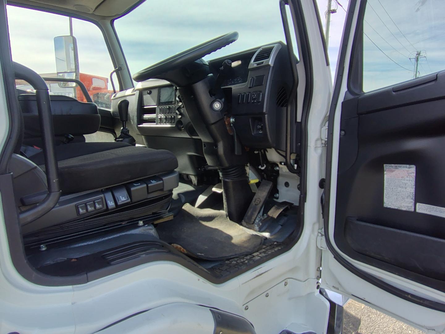 2021 MITSUBISHI FUSO FIGHTER 1424 BEAVERTAIL