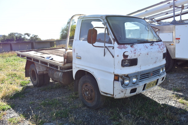 1980 ISUZU TRAY