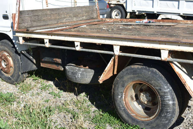 1980 ISUZU TRAY