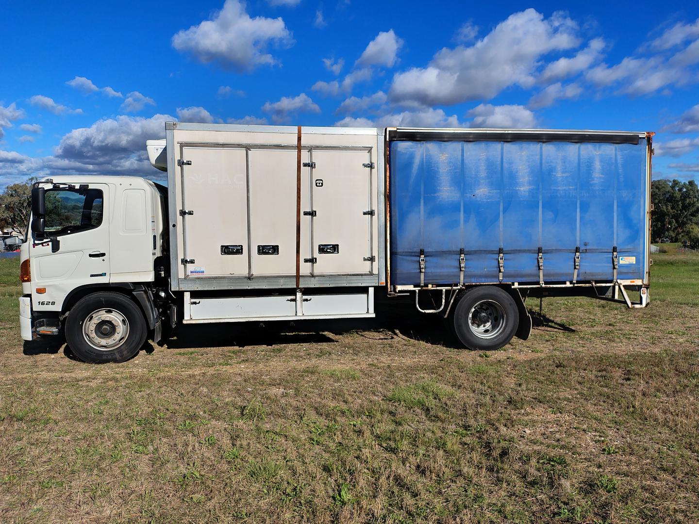 2015 HINO 500