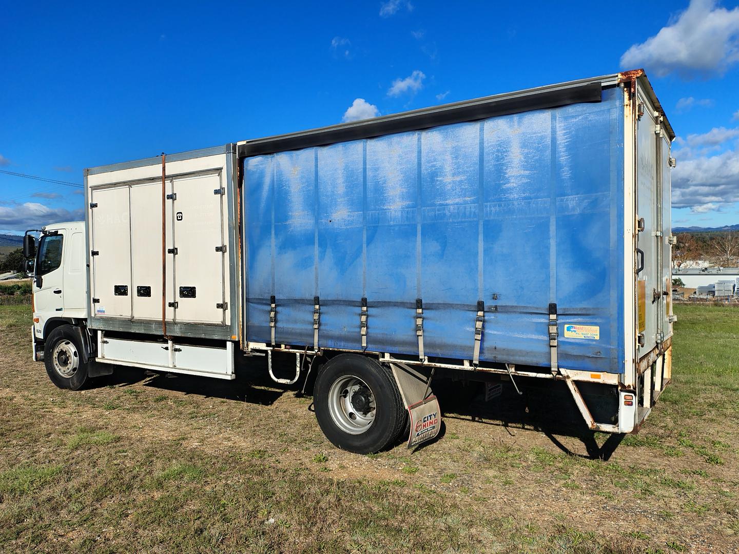 2015 HINO 500