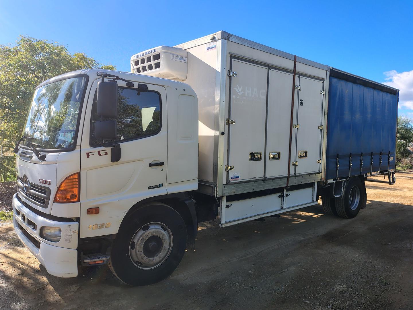 2015 HINO 500