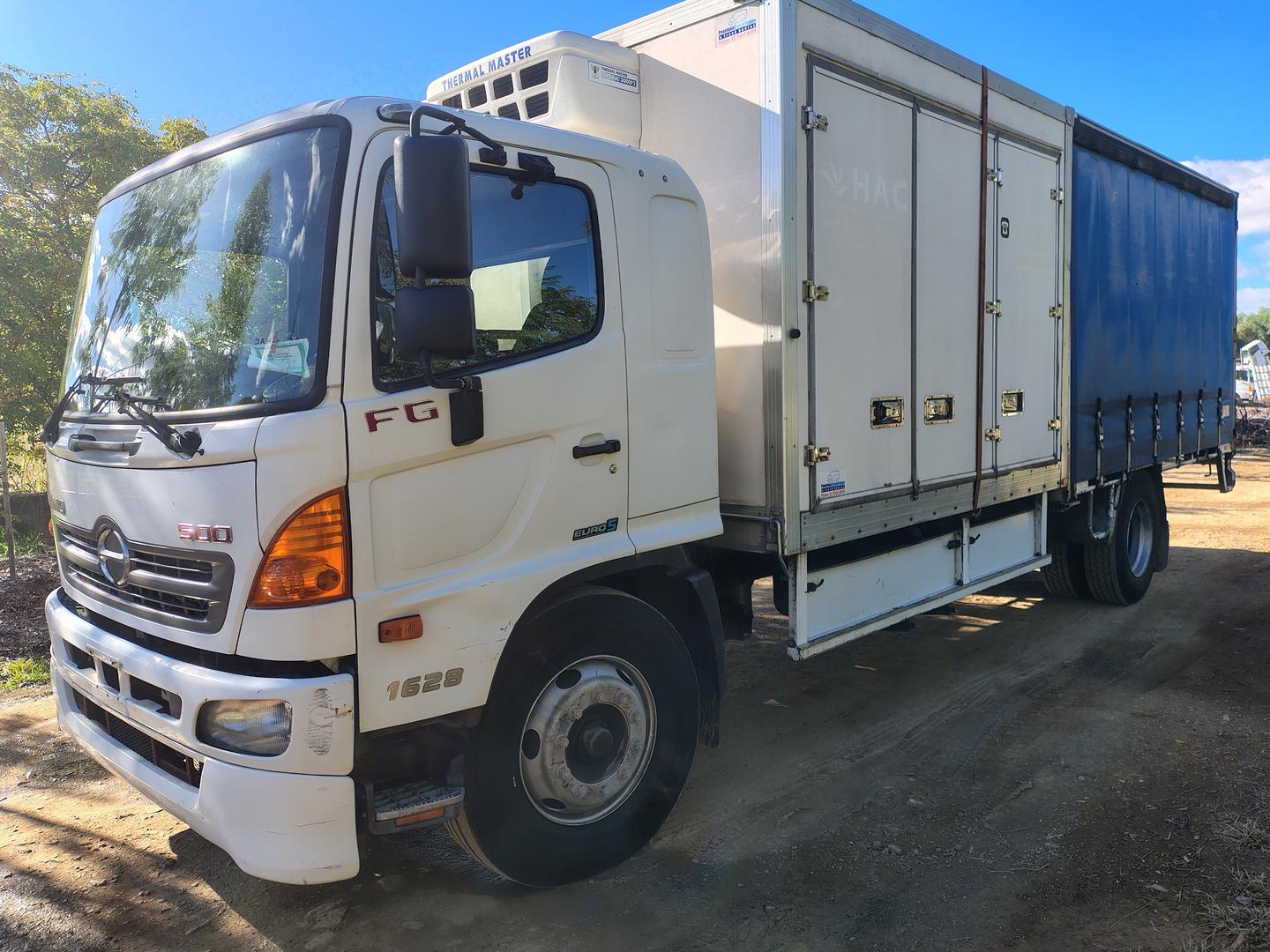 2015 HINO 500