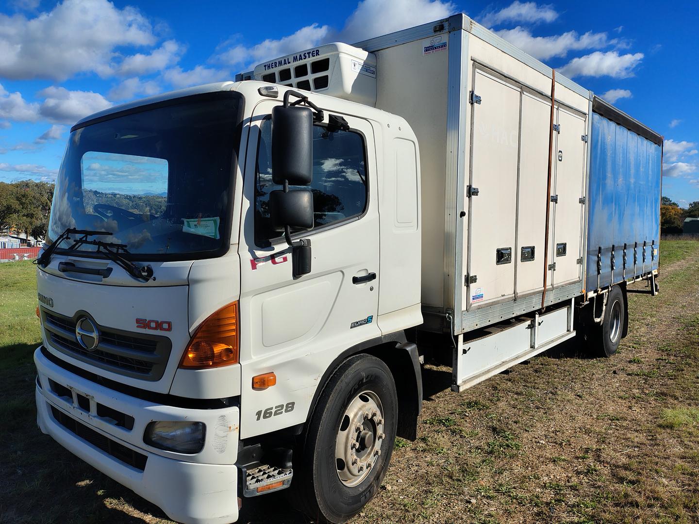2015 HINO 500