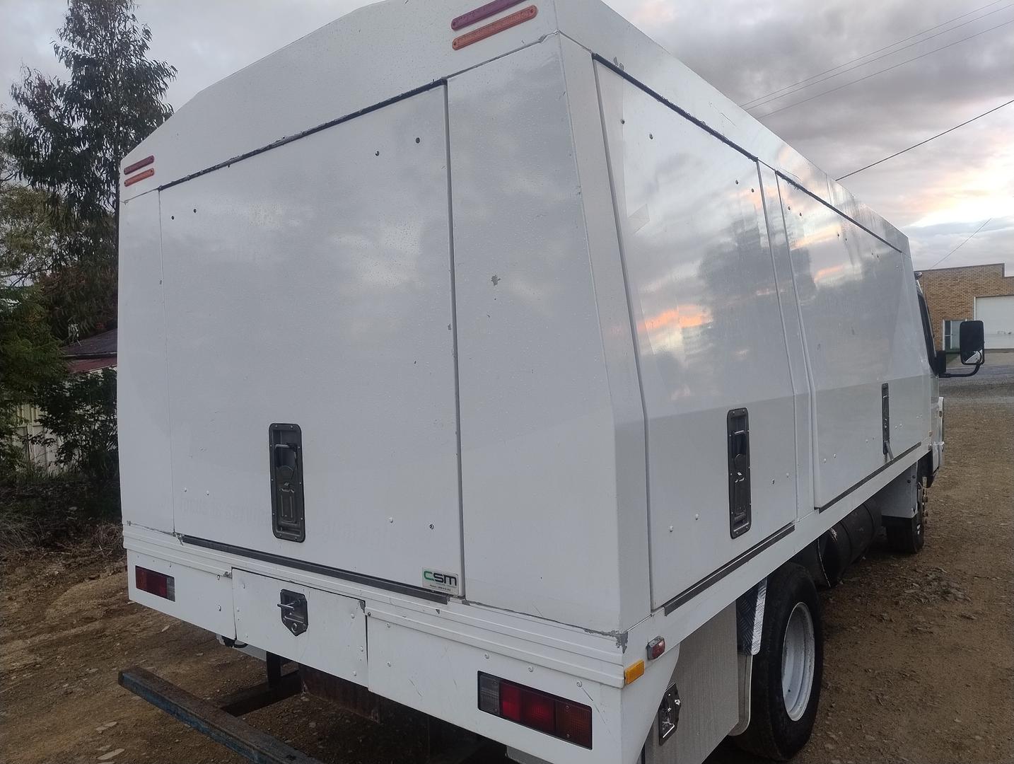2010 MITSUBISHI CANTER FE84DE 3.5 SERVICE TRUCK