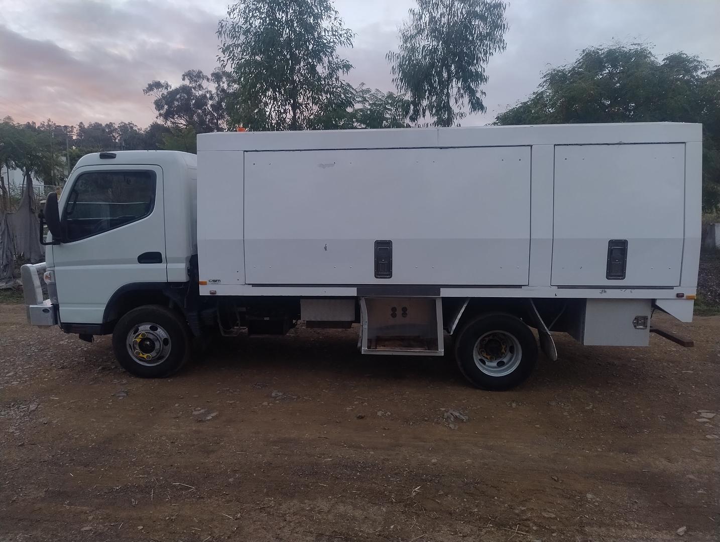 2010 MITSUBISHI CANTER FE84DE 3.5 SERVICE TRUCK