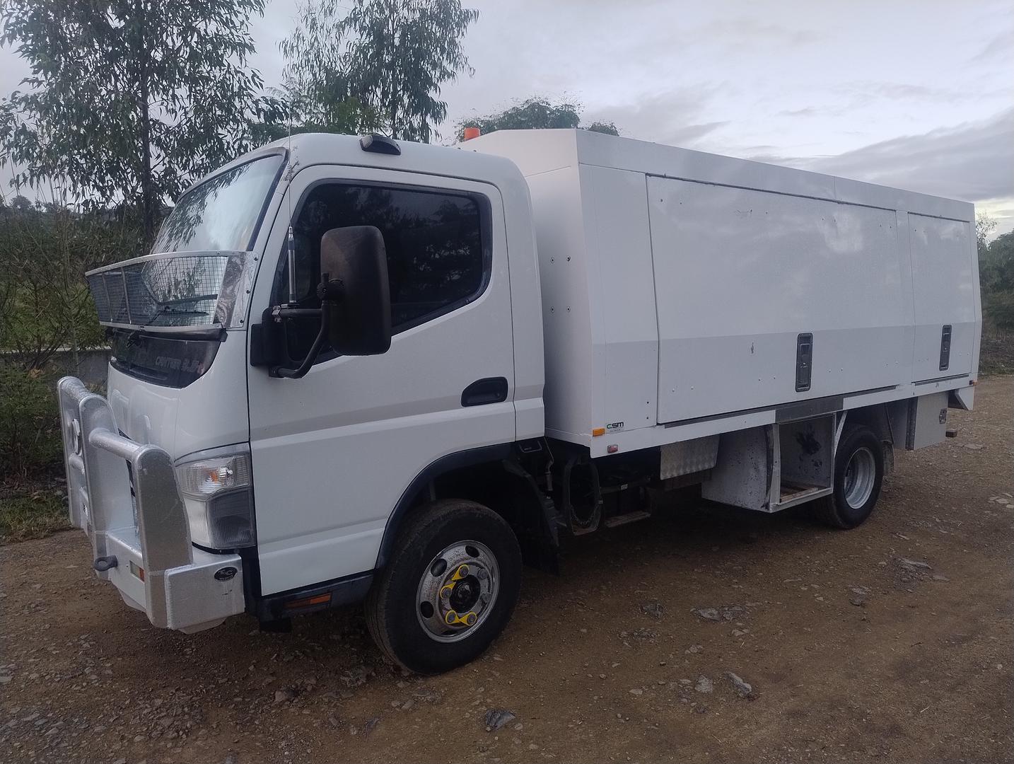 2010 MITSUBISHI CANTER FE84DE 3.5 SERVICE TRUCK