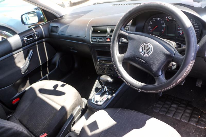2001 VOLKSWAGEN GOLF 4th Gen GL Hatchback 5dr Auto 4sp 1.6i