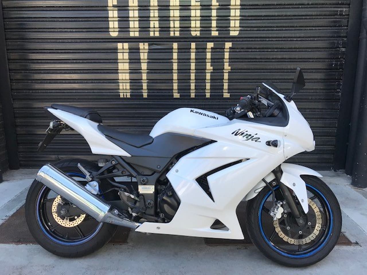 2009 KAWASAKI ROAD BIKE