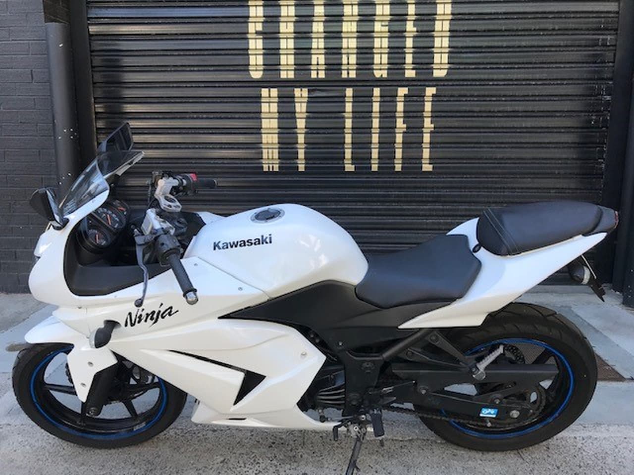 2009 KAWASAKI ROAD BIKE