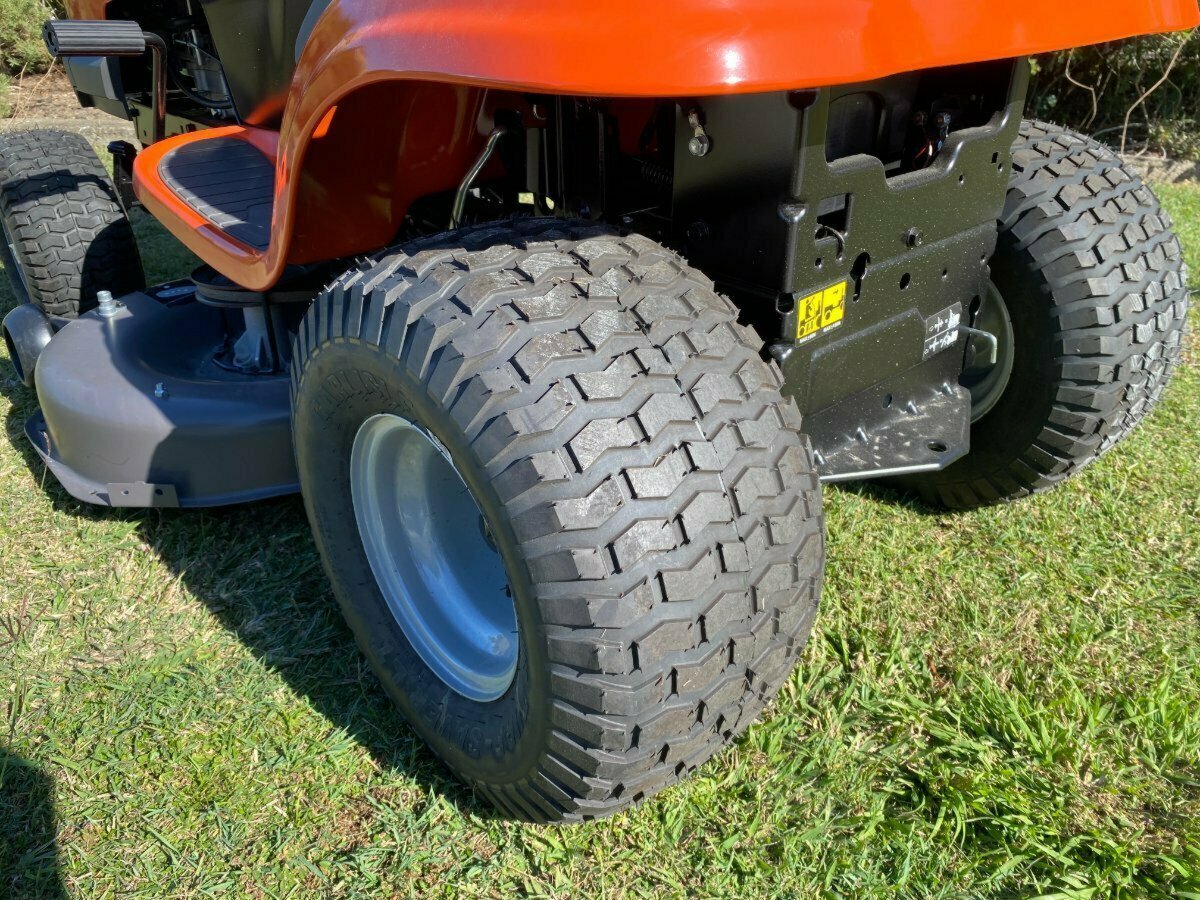 HUSQVARNA TS142 RIDE-ON MOWER