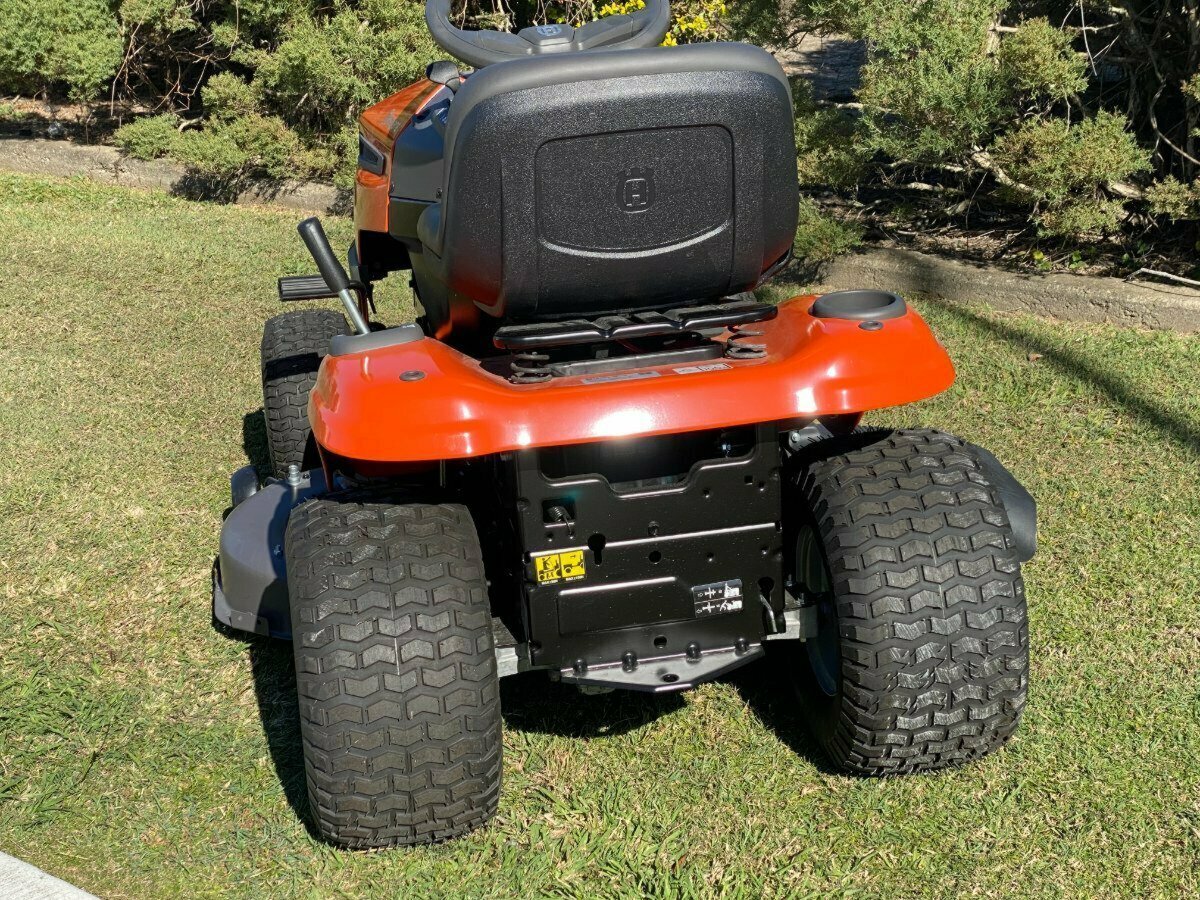 HUSQVARNA TS142 RIDE-ON MOWER