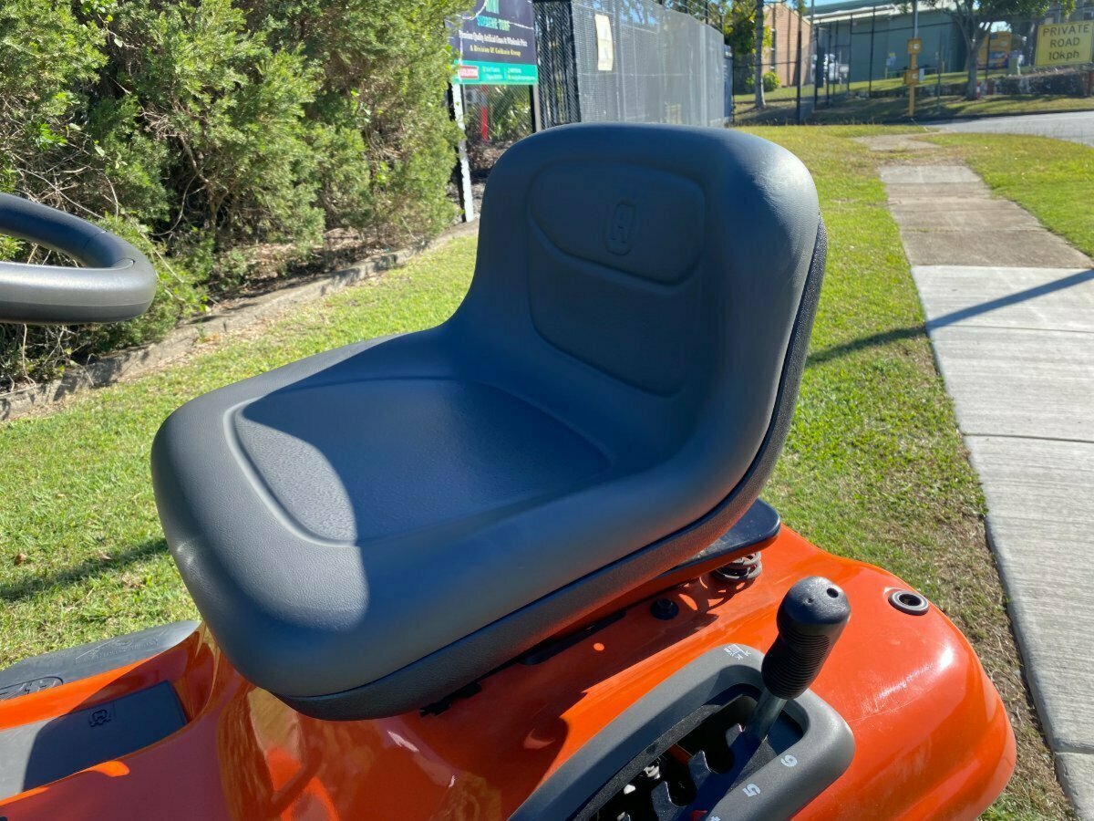 HUSQVARNA TS 142 RIDE-ON MOWER