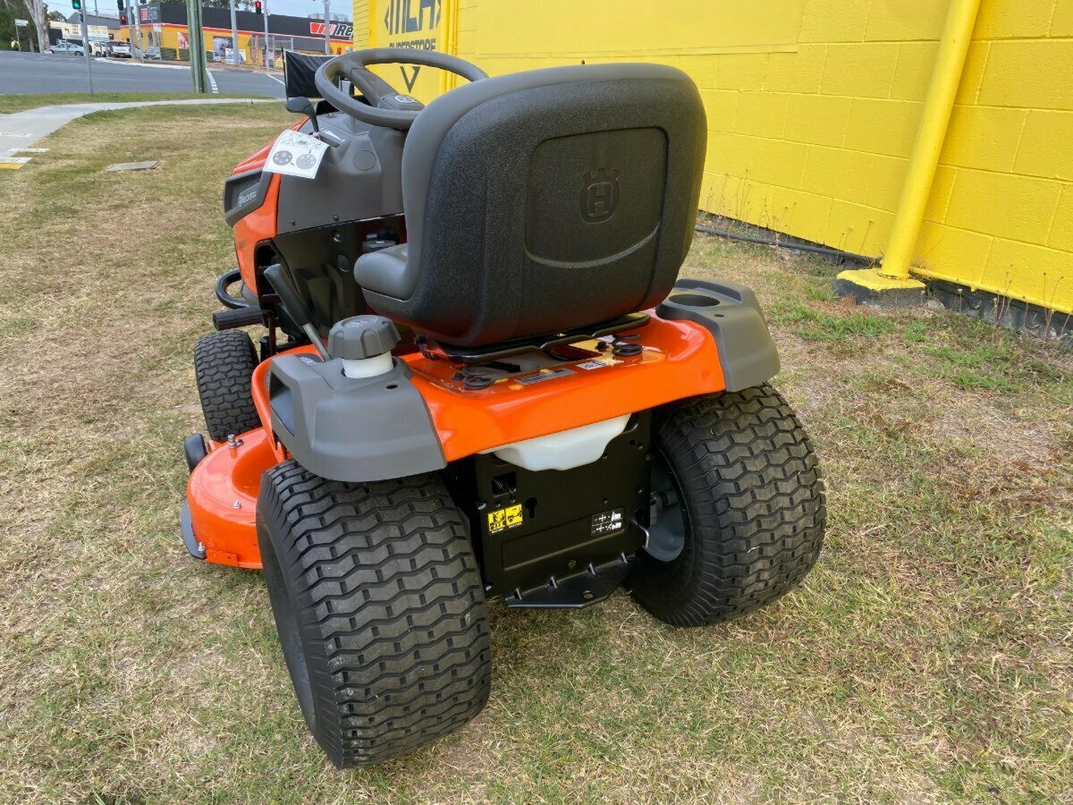 HUSQVARNA TS 142T RIDE-ON MOWER